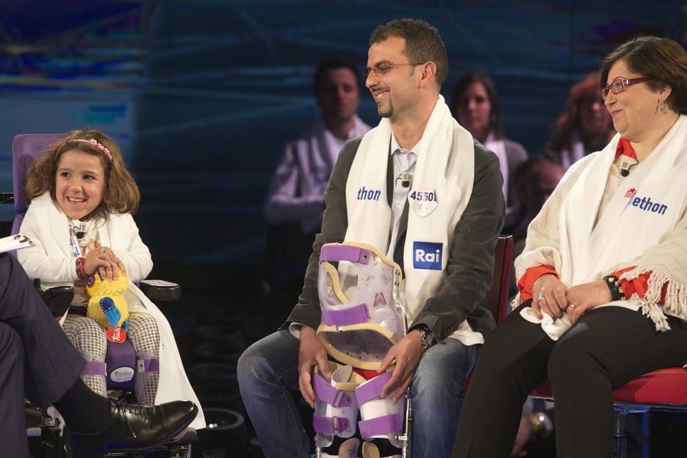 Roberta, bimba con atrofia muscolare spinale, papà Fabio e mamma Lucia alla maratona Telethon 2015