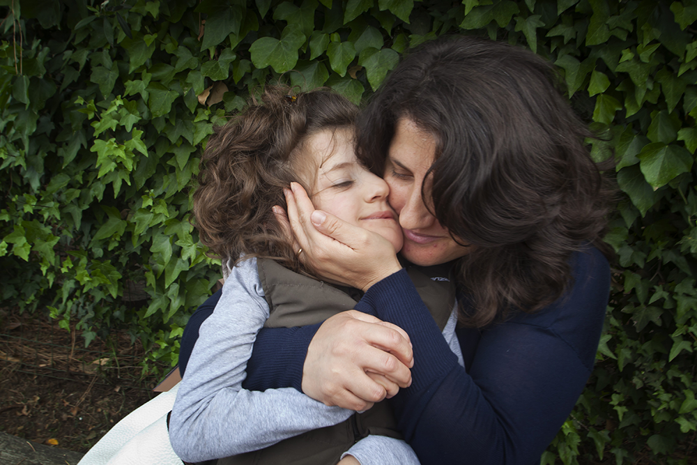 Angelica, che affronta la sindrome di Phelan Mc-Dermid e sua mamma