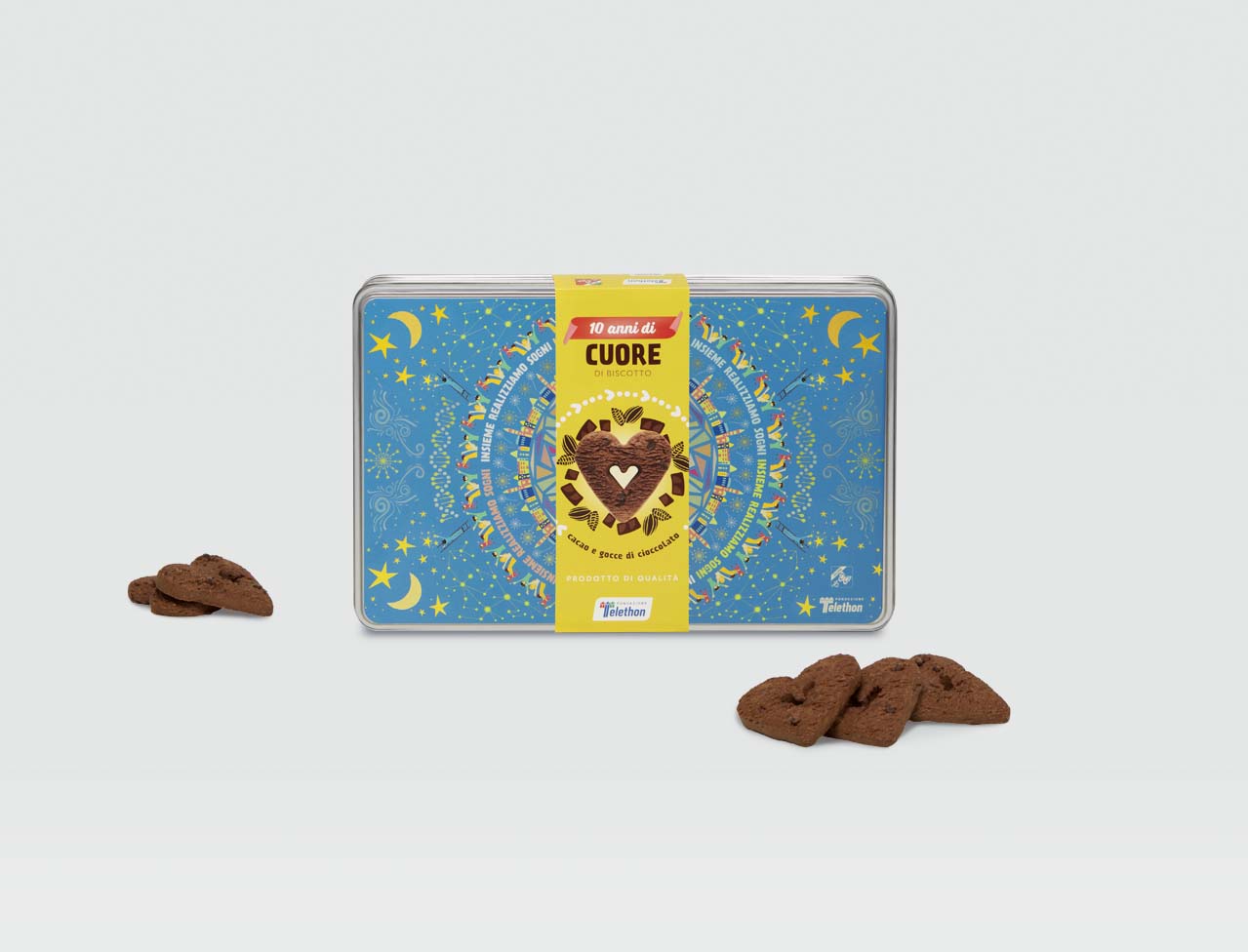 Cuore di biscotto con cacao e gocce di cioccolato